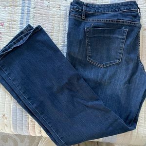 EUC mossimo low rise boot cut jeans